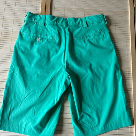 Walter Hagen men’s shorts
Size:30
Like new condition - Picture 2 of 5
